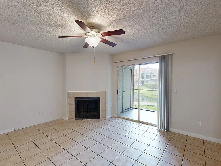 Altamira Place Apartment Homes — Photo 117