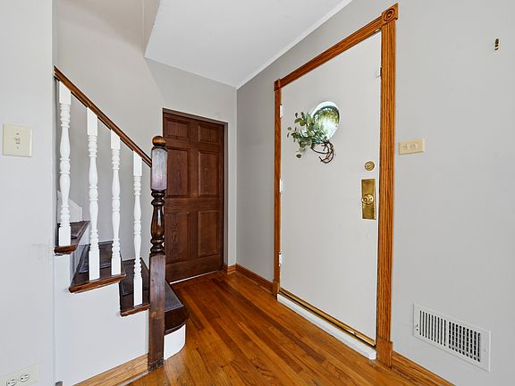 4th image of 4101 W 109th St