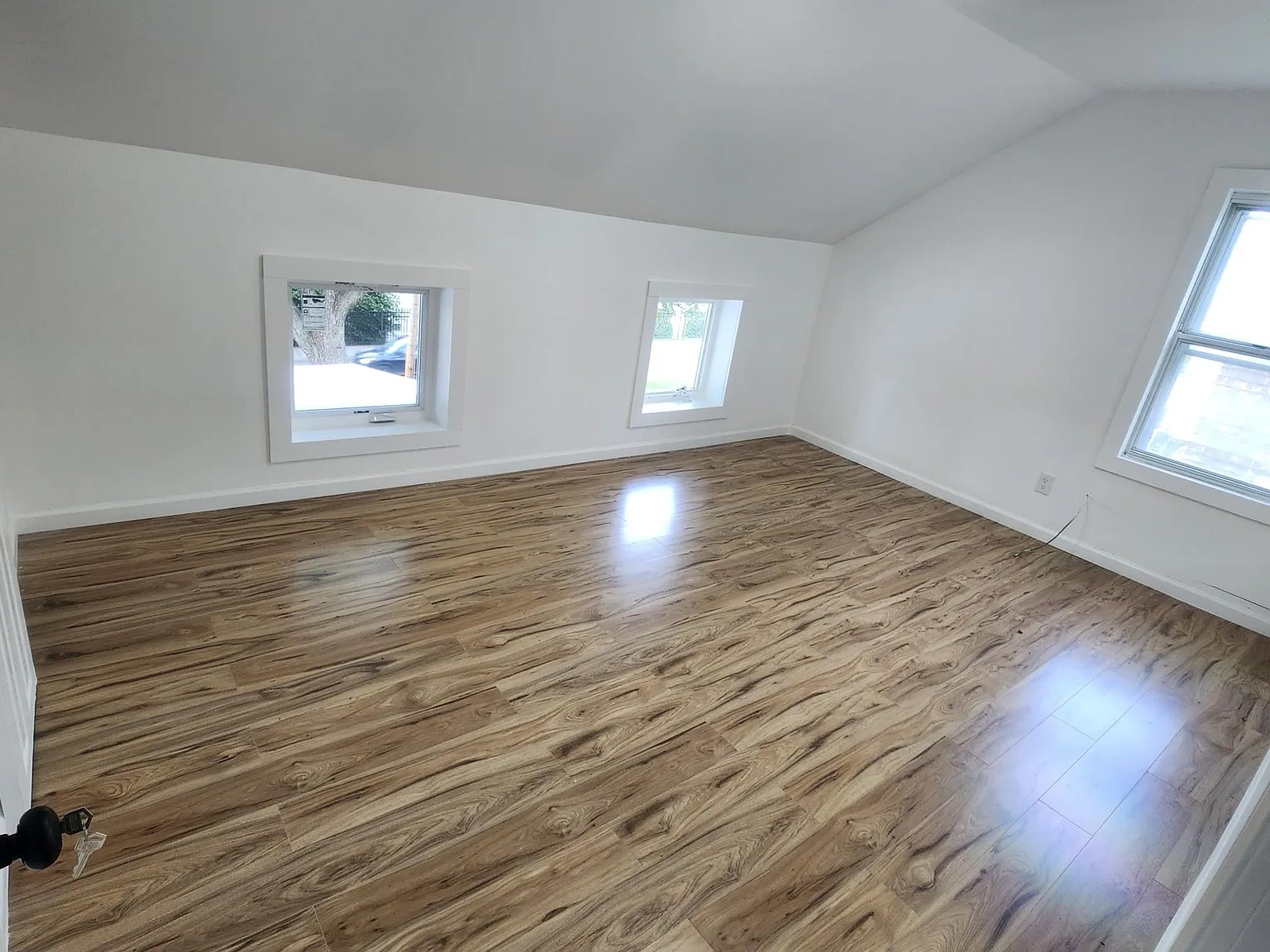 3 bed, 1.5 bath, 1100 sqft, $2,485 — Photo 1