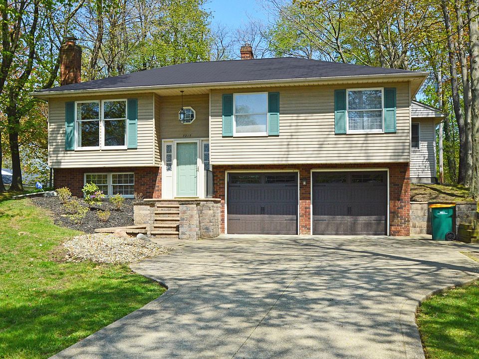 2800 square ft split level ranch.