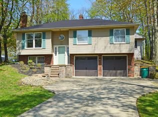 7215 Hart St, Mentor, OH 44060