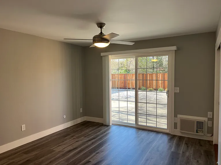 760 Bowen Ct — Photo 12
