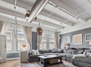 1120 Texas St APT 9B, Houston, TX 77002