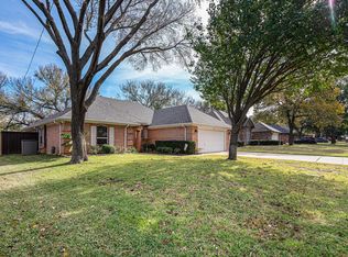 599 Cardinal Ridge Rd, Burleson, TX 76028