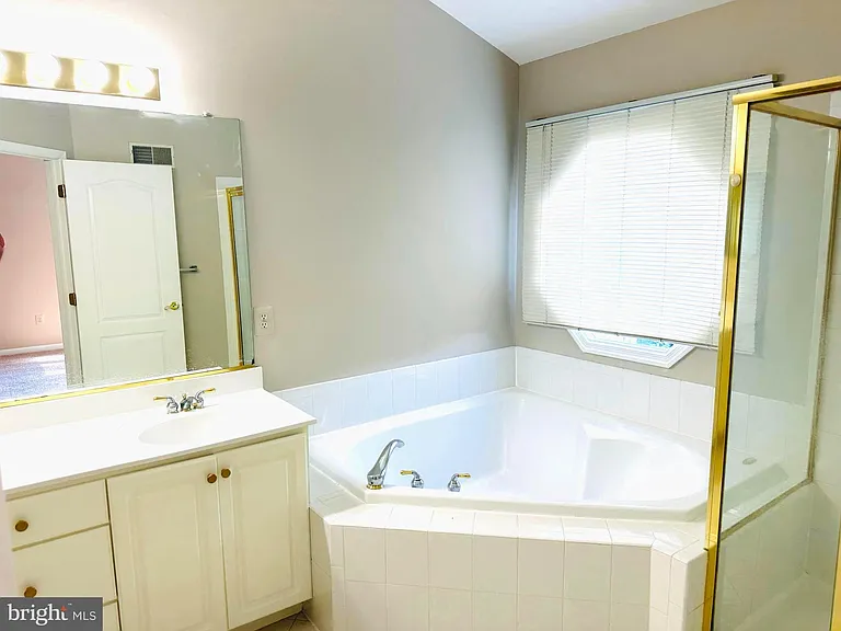 1005 Grand Oak Way — Photo 9