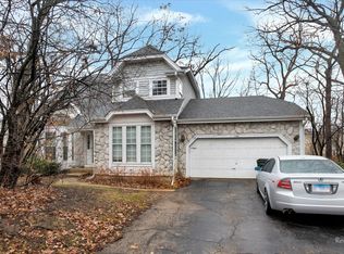 1146 Oak Ridge Dr, Streamwood, IL 60107