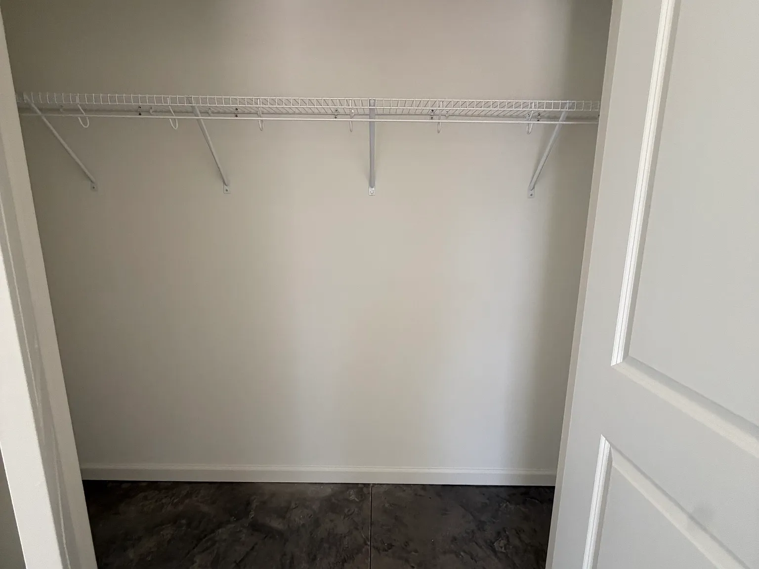 2 bed, 900 sqft, $1,300 — Photo 3