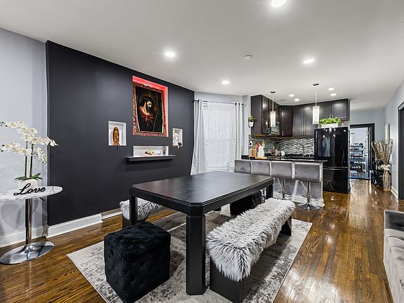 5th image of 4426 N Bernard St