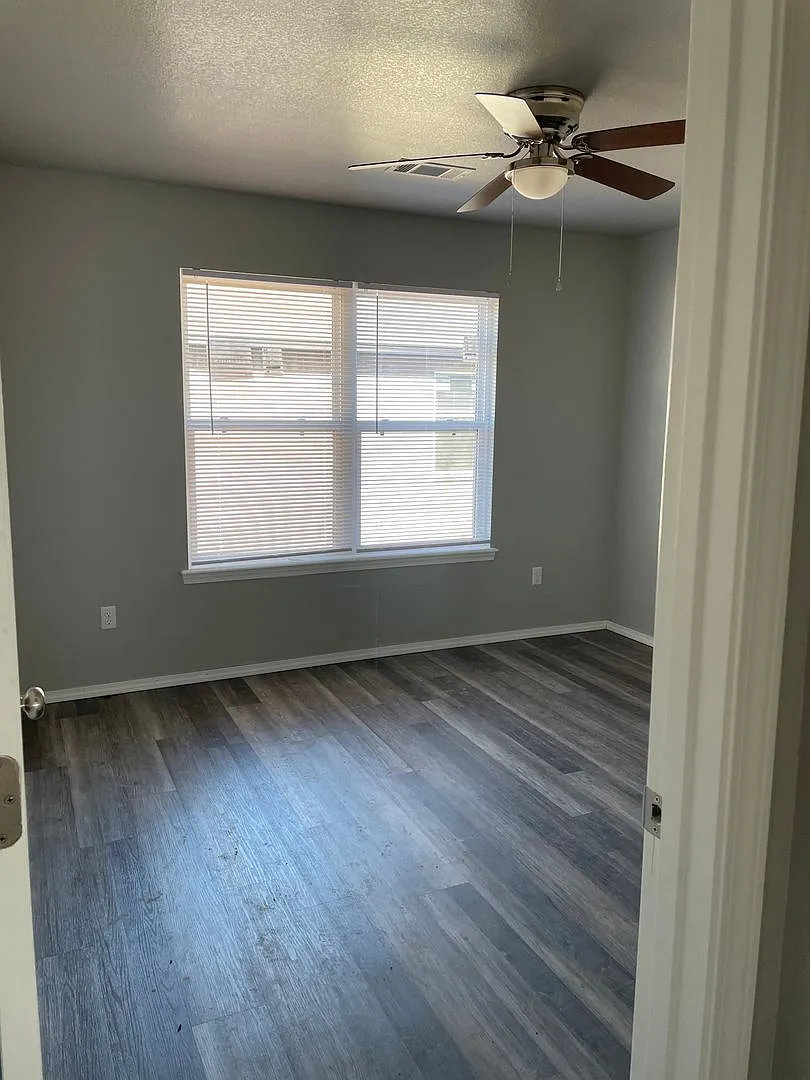 Cox-418 North 20th St (1-12) — Photo 2