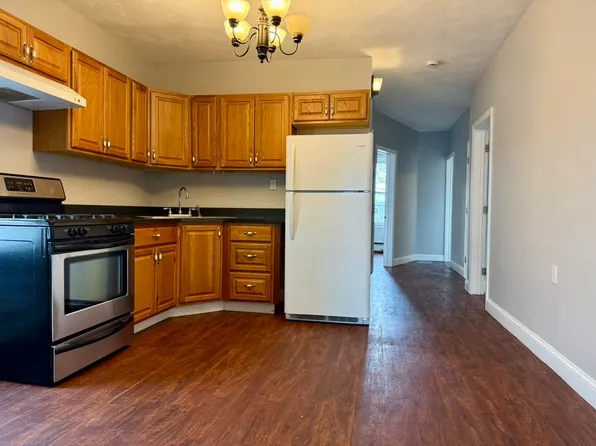 8 Dalton St APT 3, Lowell, MA 01850