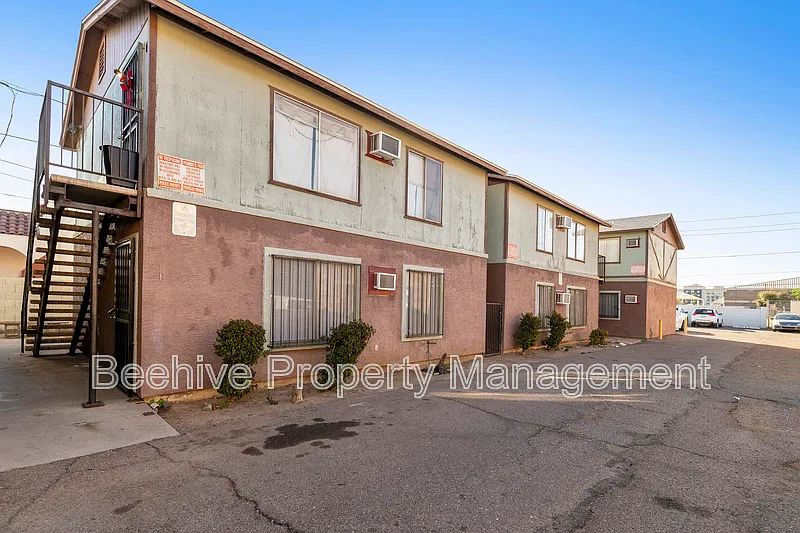 739 E Pierce St #5