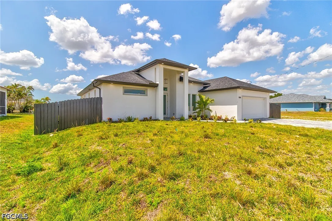 3 bed, 2.0 bath, 1857 sqft, $2,700 — Photo 4