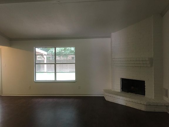 4th image of 21138 Carmel Valley Dr
