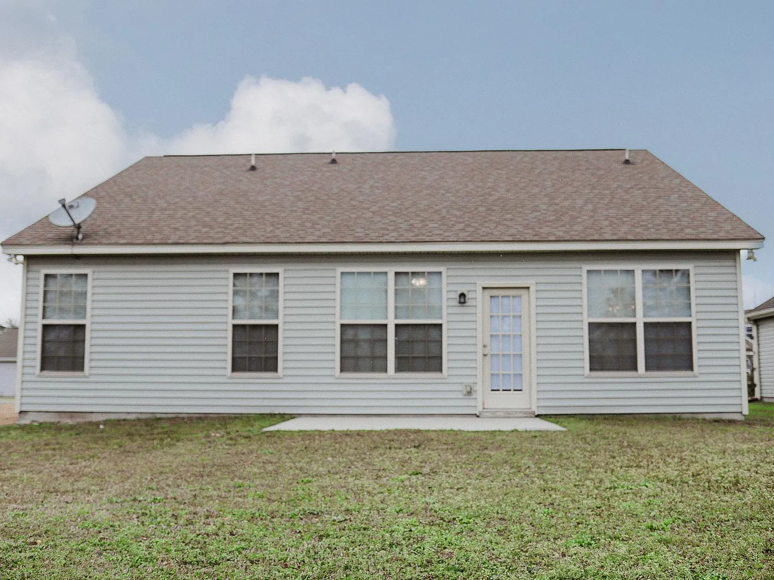 1604 Fairforest Court — Photo 2