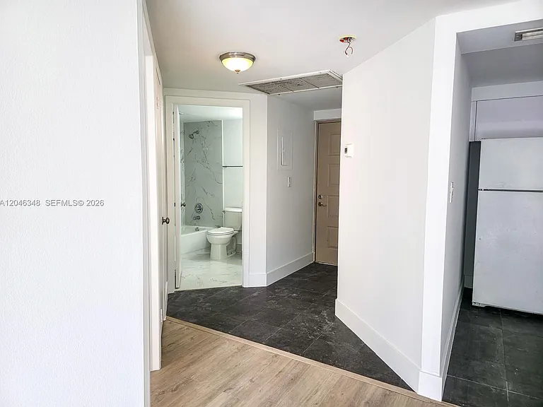 8290 Lake Dr #422 — Photo 6