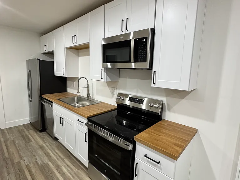 1024 Herndon St NW — Photo 5