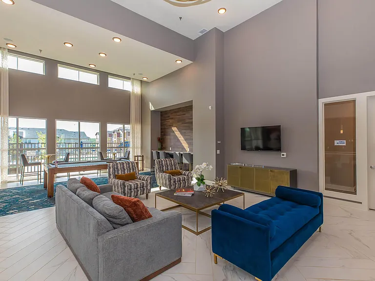 McKinney Falls Apartments — Photo 4