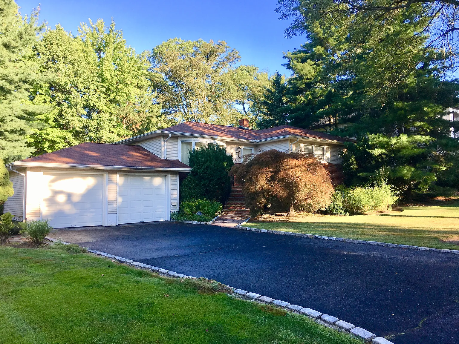 16 Roberts Rd photo 1