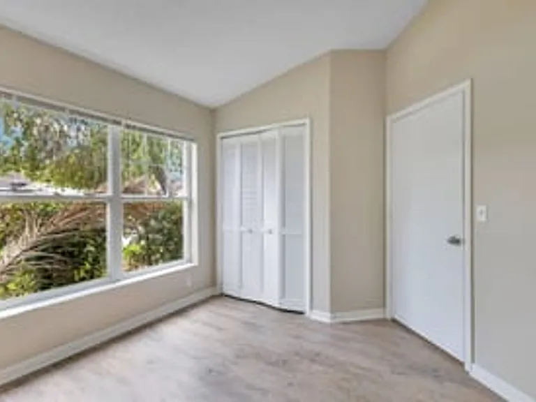 8821 Parliament Ct — Photo 9