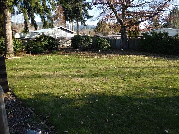 4th image of 111 Cowlitz Dr