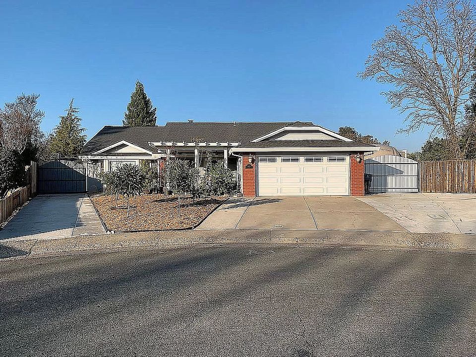 2nd image of 2912 Christopher Ct