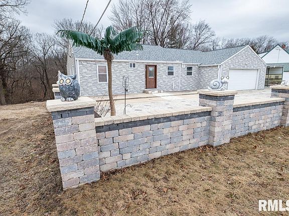 3rd image of 2708 Bloomington Rd