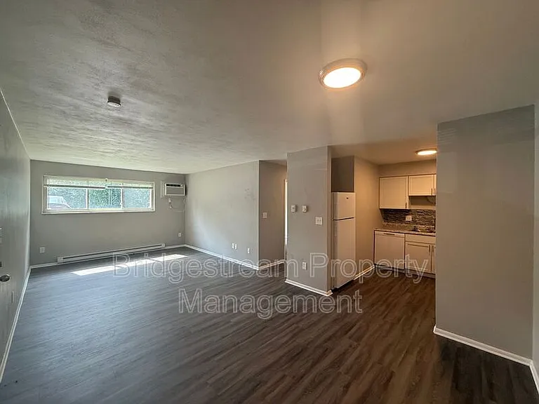 75 N Gebhart Church Rd #B — Photo 2