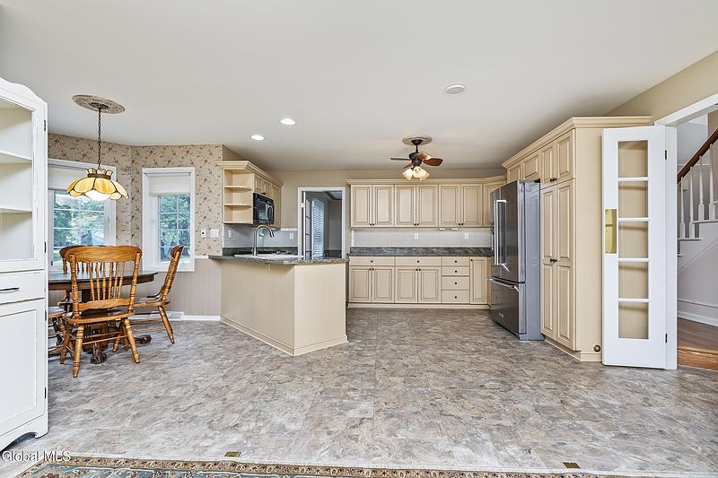 3rd image of 1 Maple Drive