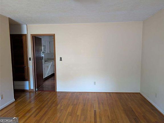 3rd image of 109 7th St