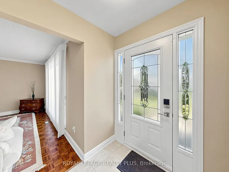 2328 Yolanda Dr — Photo 2