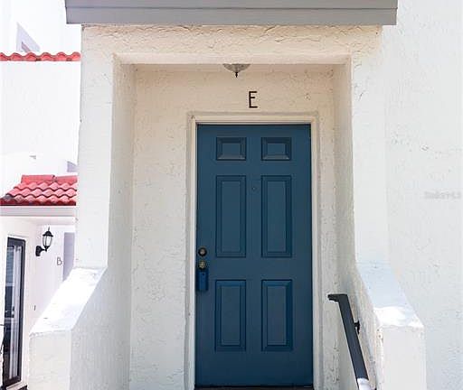 4th image of 500 SANTA CRUZ PLACE NE #E
