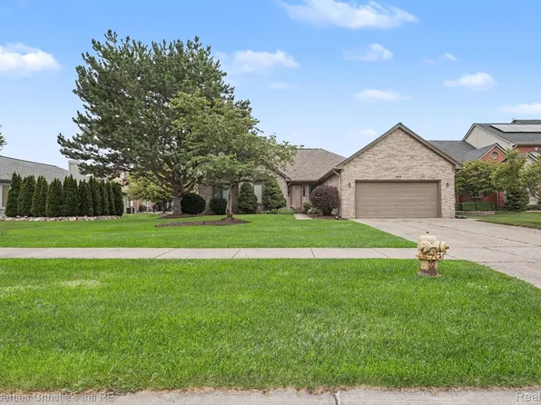 49316 Deerfield Park, Macomb, MI 48044