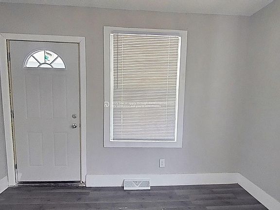 2nd image of 1903 Elwood Ave