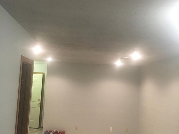 5th image of 306 E School St