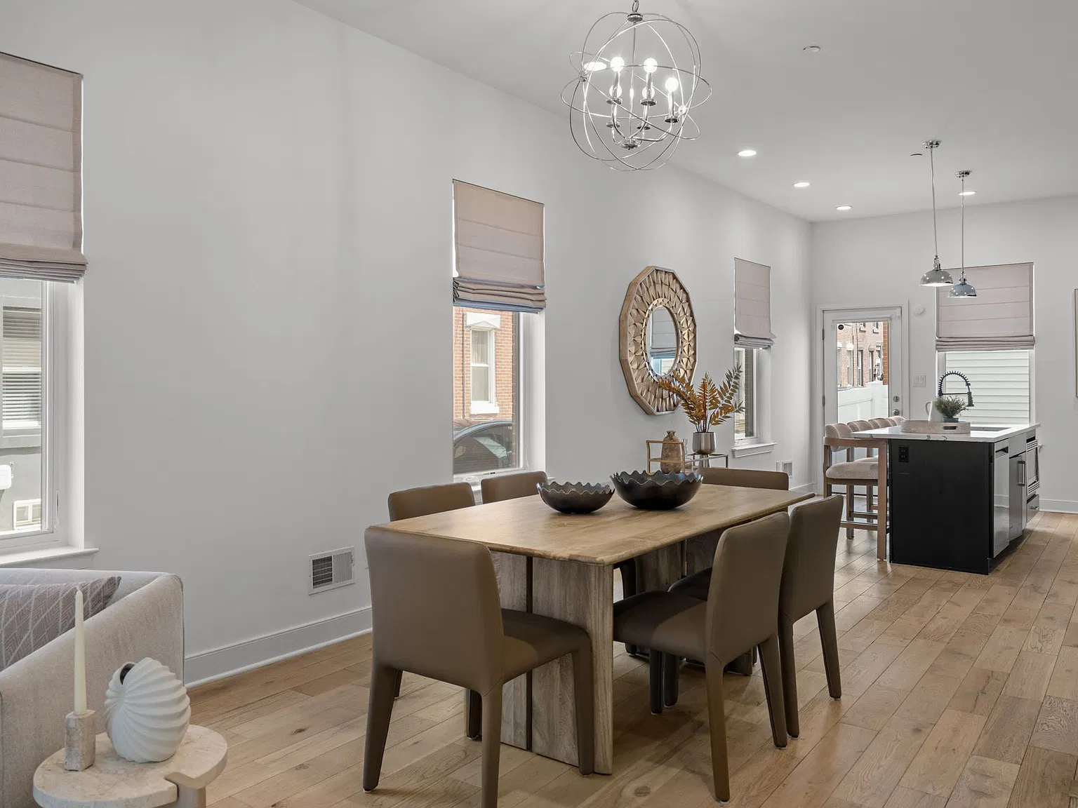 4 bed, $3,800 — Photo 3