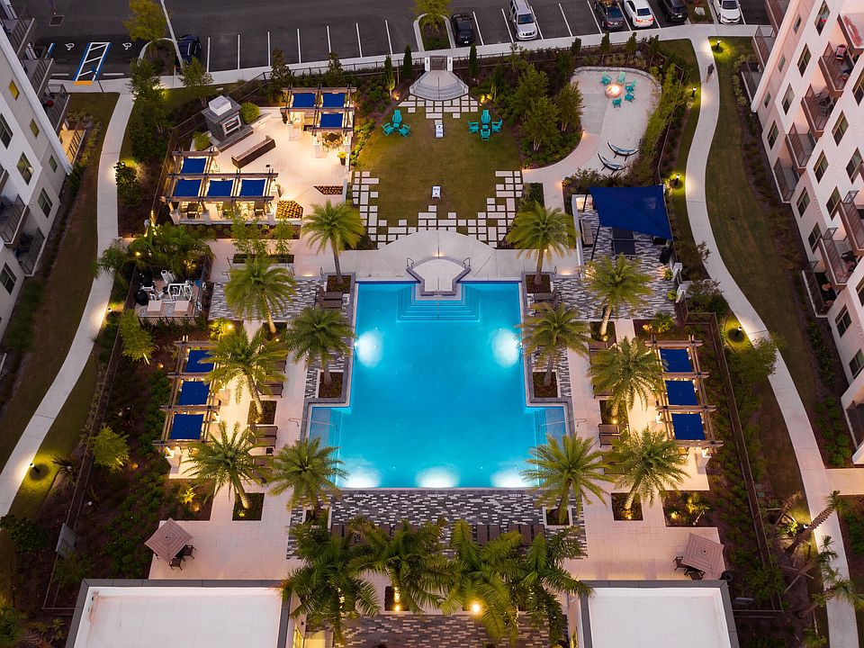 SUR Southside Quarter apartments community photo
