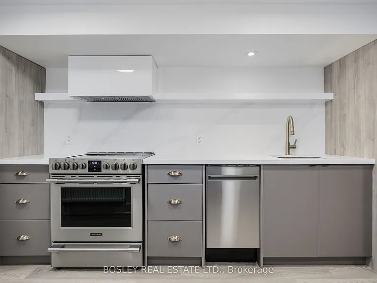 334A Gladstone Ave #B — Photo 2
