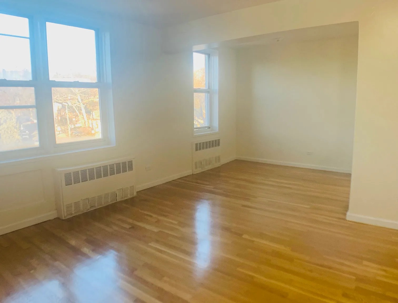 6555 Broadway — Photo 2
