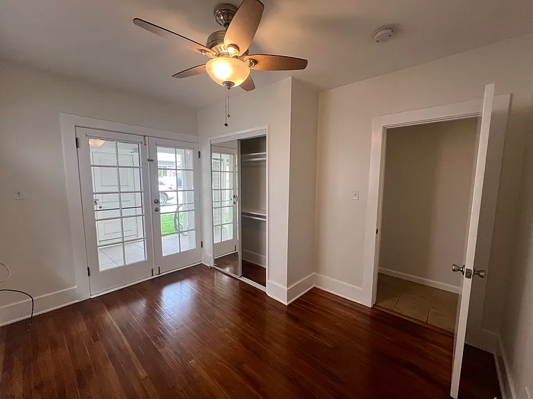 435 W Windsor Rd — Photo 14