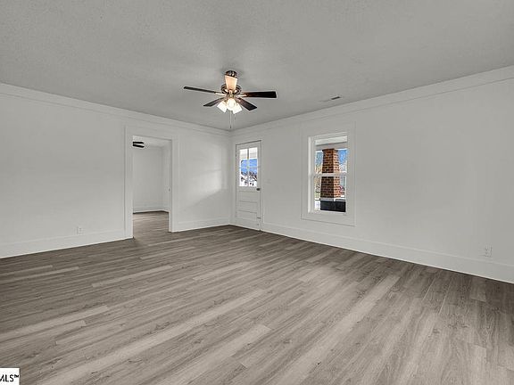2nd image of 136 Lee St