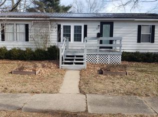 404 S Lincoln St, Palestine, IL 62451