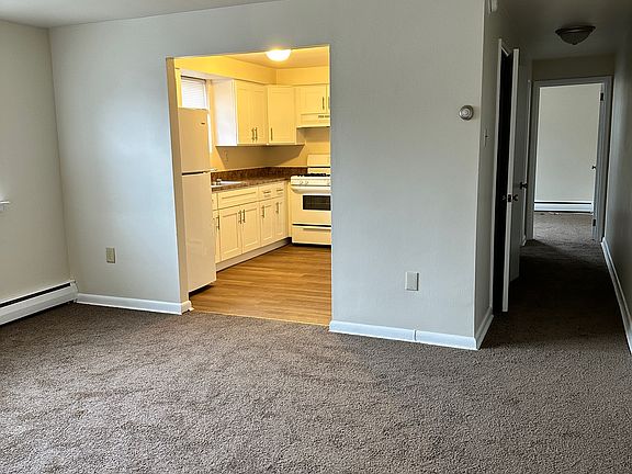 2nd image of 867 Hilldale Rd #66cd84bc4