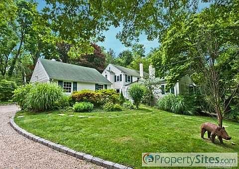 1st image of 8 Brinkman Ct