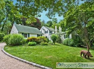 8 Brinkman Ct, Huntington, NY 11743