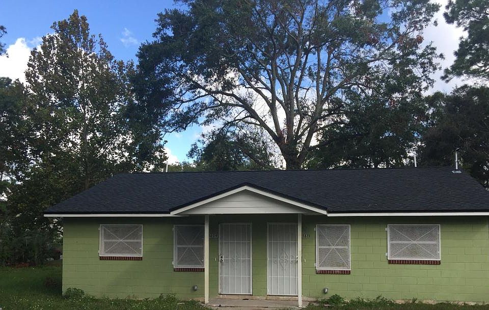 2nd image of 1609 E 9th St #1609