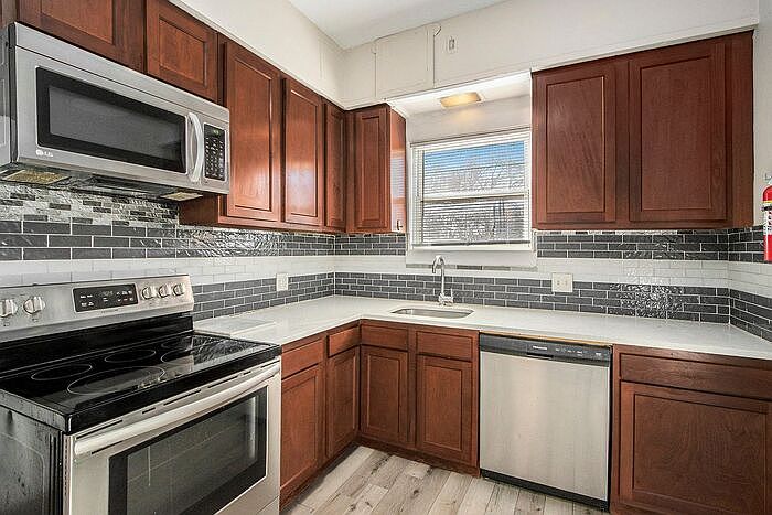 1st image of 1703 S Park St #1
