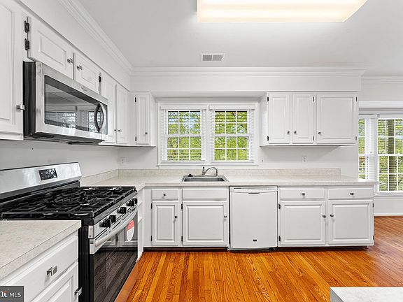 5th image of 5117 Heritage Ln