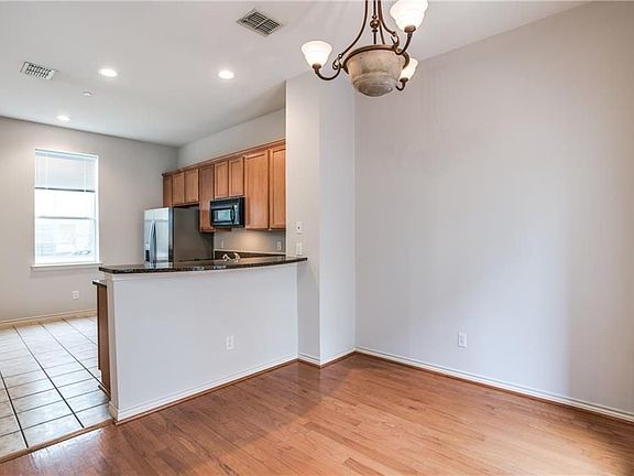 4th image of 4050 McKinney Ave APT 3