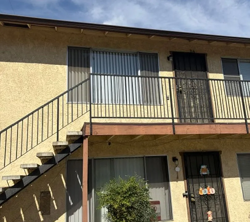 2323 Chester Ln #16