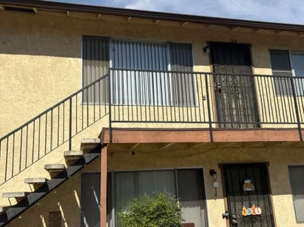 2323 Chester Ln APT 16, Bakersfield, CA 93304